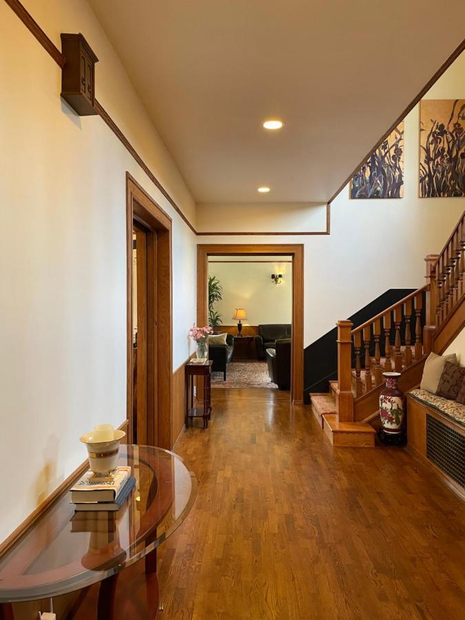 Cecil Bacon Manor Bed & Breakfast *