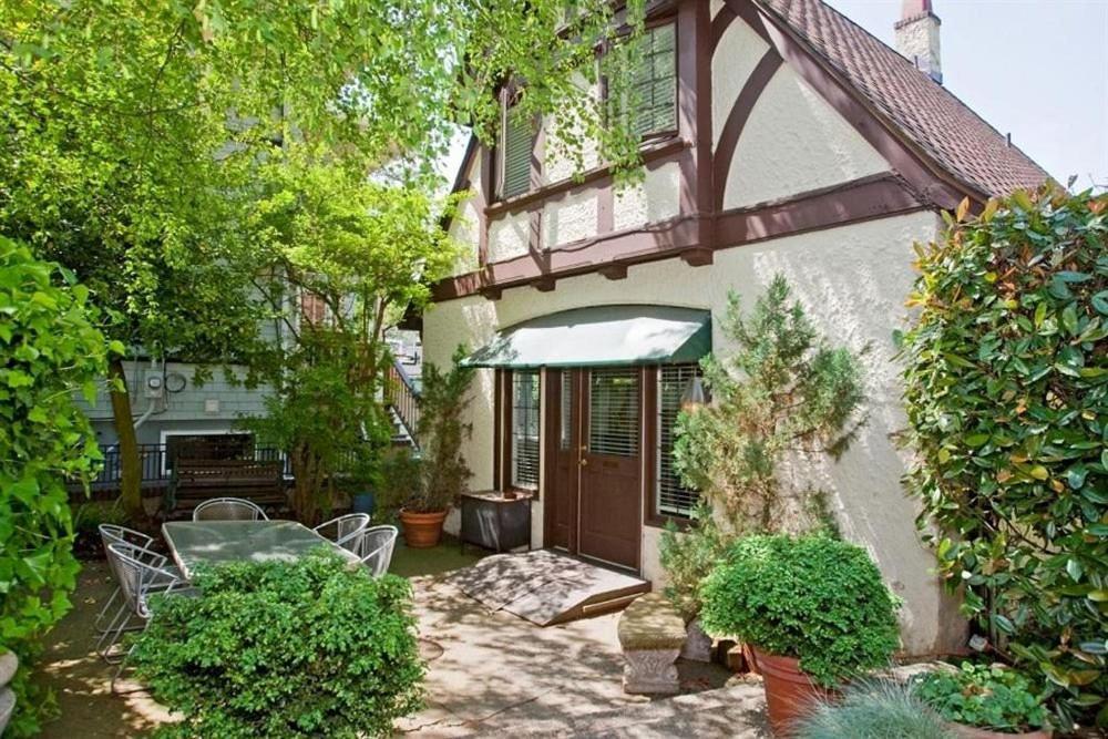 Bed & Breakfast Cecil Bacon Manor