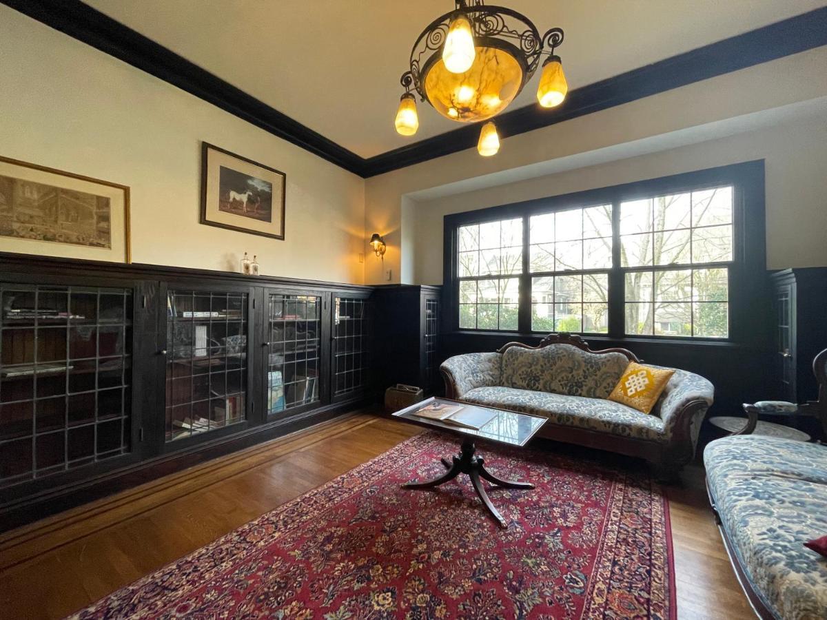 Cecil Bacon Manor * Seattle