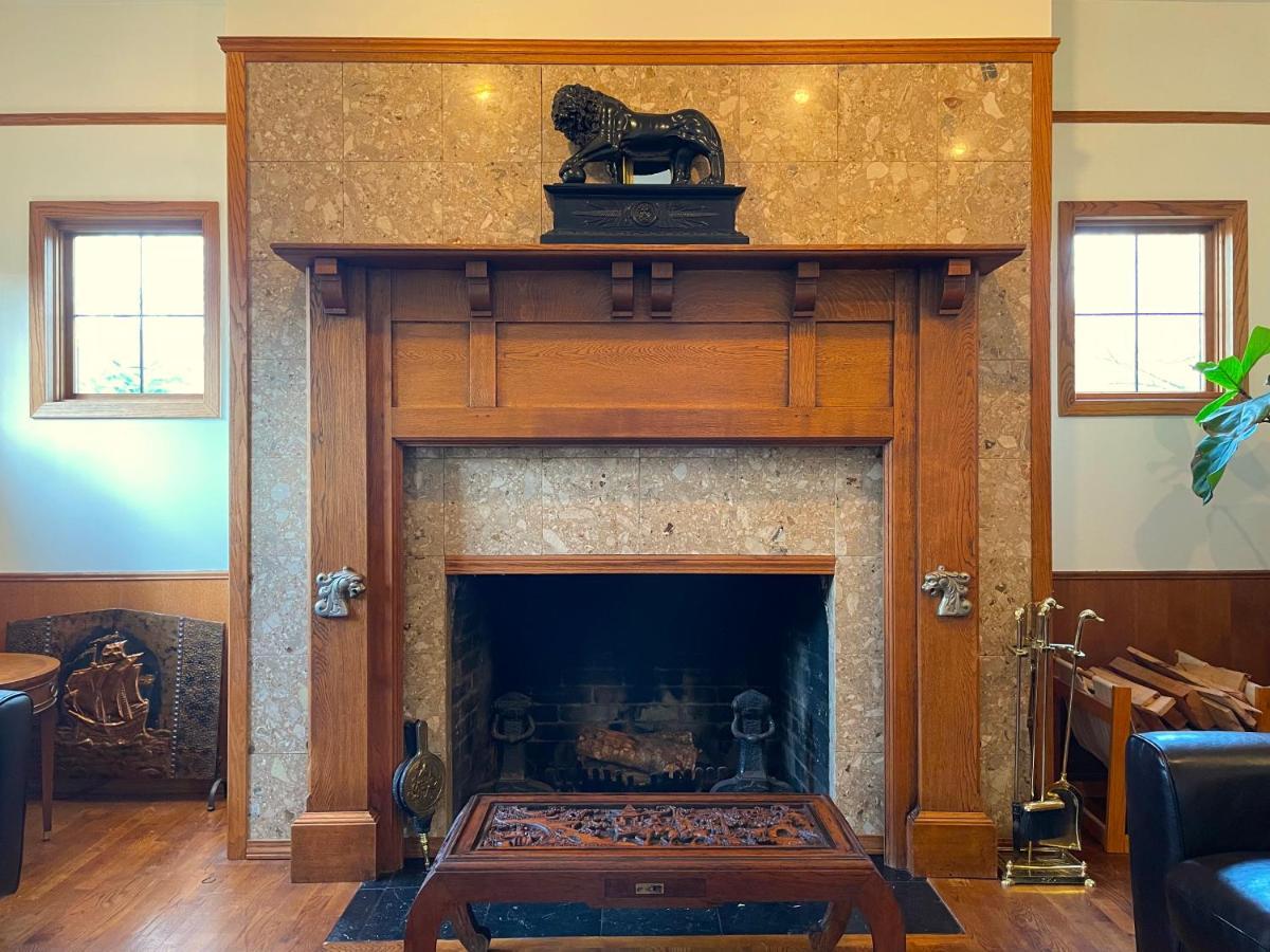 Cecil Bacon Manor