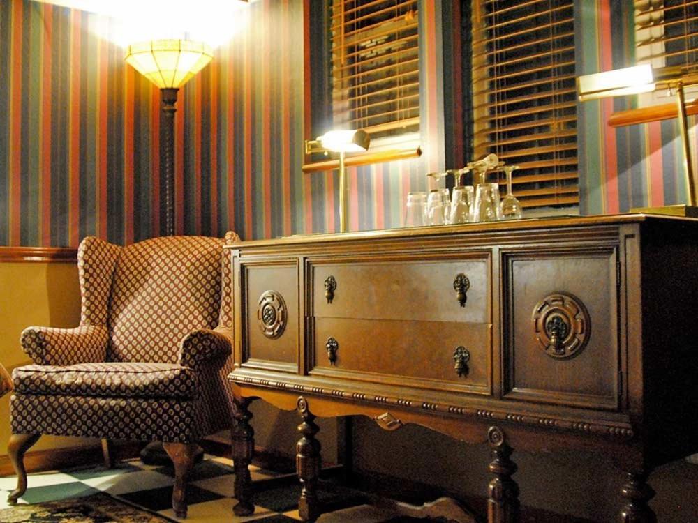 Cecil Bacon Manor Seattle