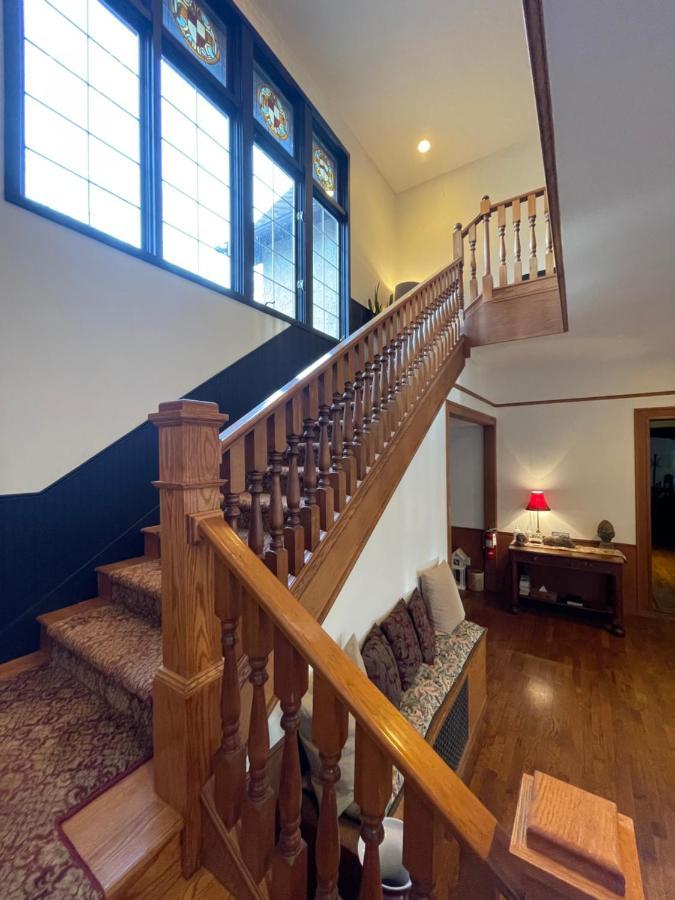 Cecil Bacon Manor Bed & Breakfast Seattle