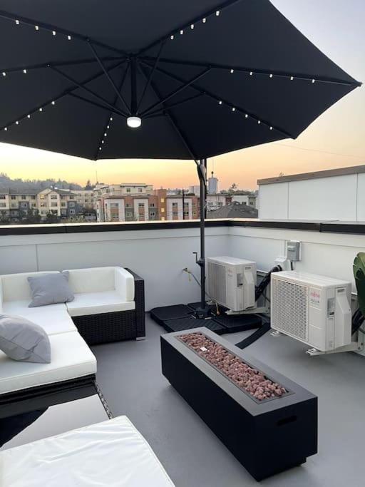 Seattle's New Modern Townhouse W/ Private Rooftop * Seattle