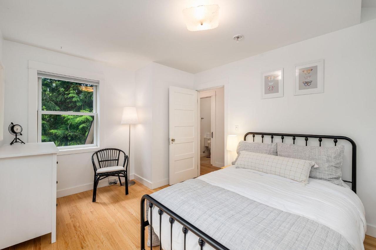 4br With Firepit, Outdoor Dining And Yard Surrounded By Trees * Seattle