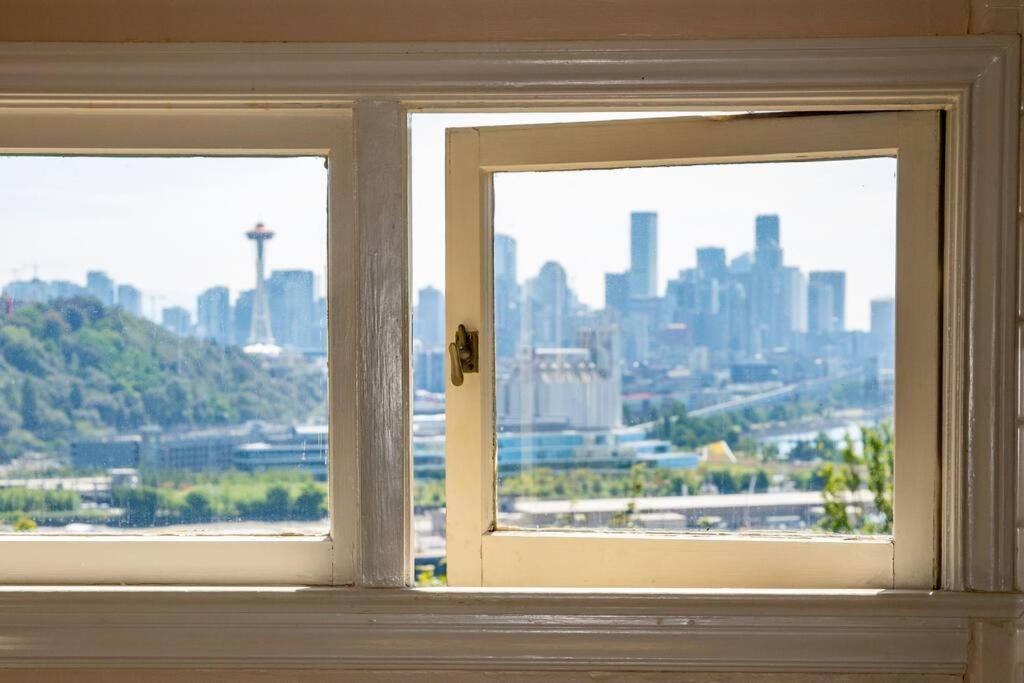 Flo's Old Lookout * Seattle