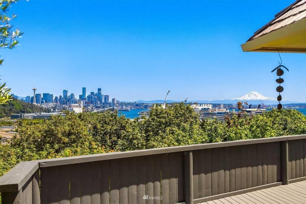 Flo's Old Lookout * Seattle