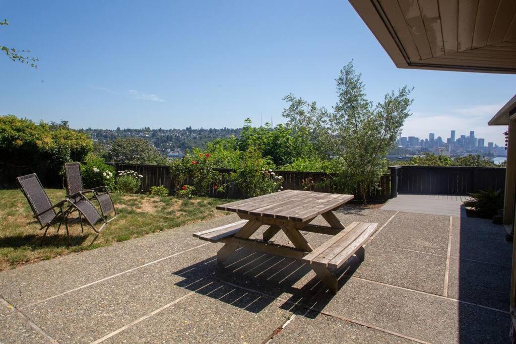 Flo's Old Lookout * Seattle