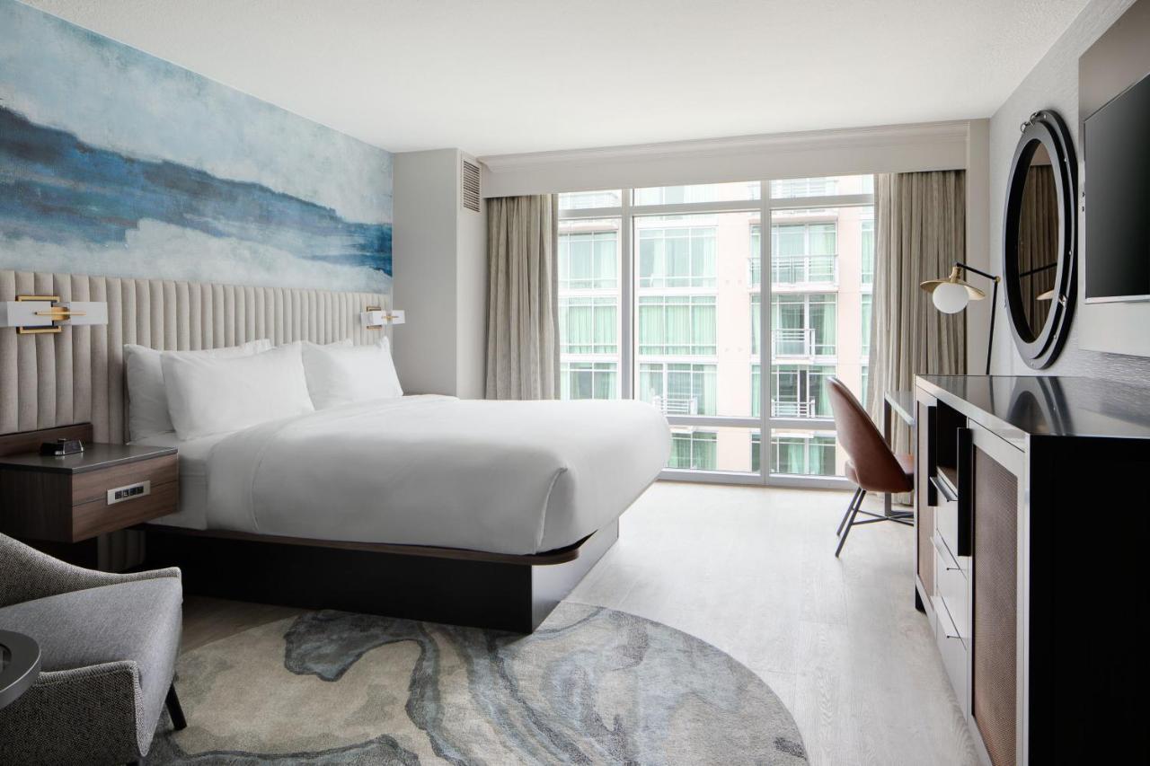 Marriott Waterfront Hotel