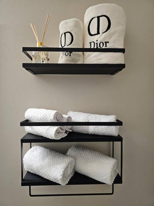 Chic Queen Anne Retreat *