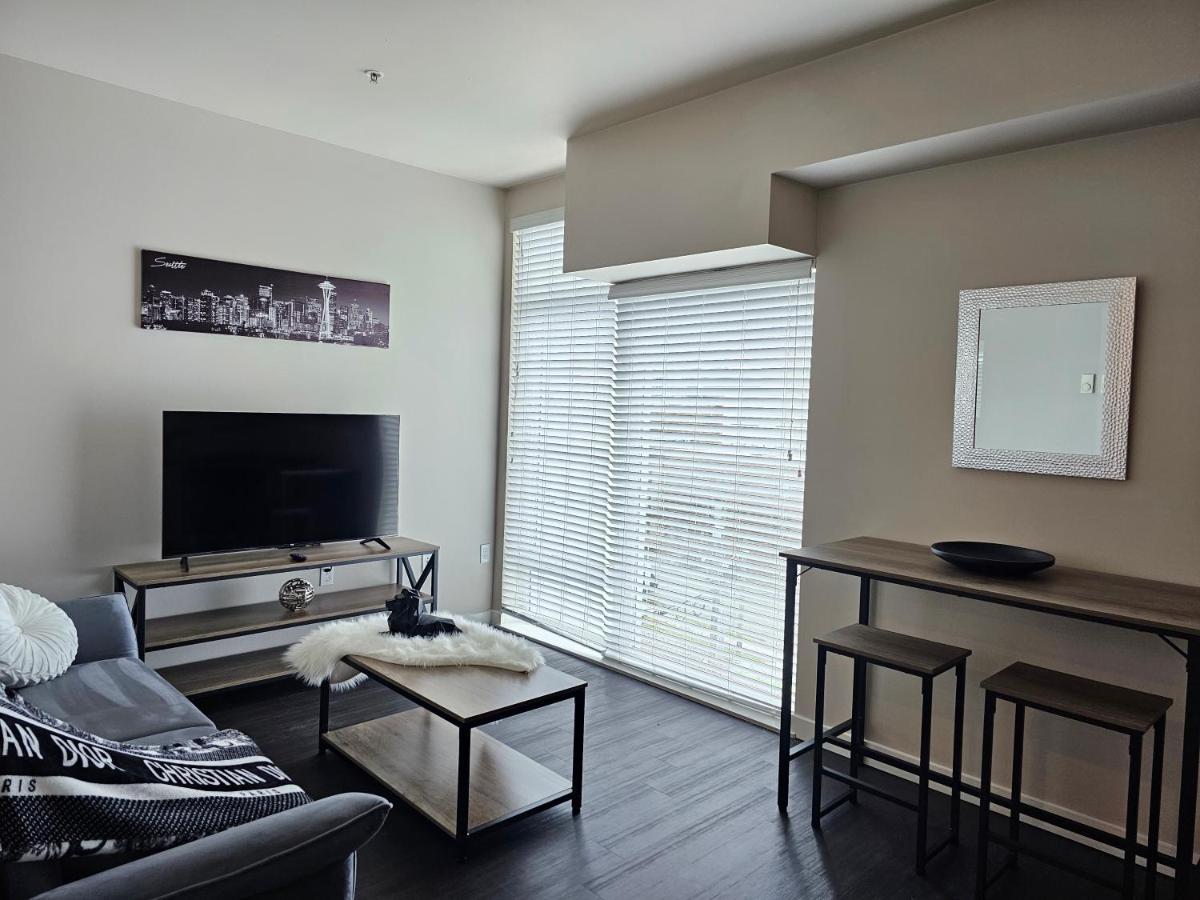 Chic Queen Anne Retreat Apartment