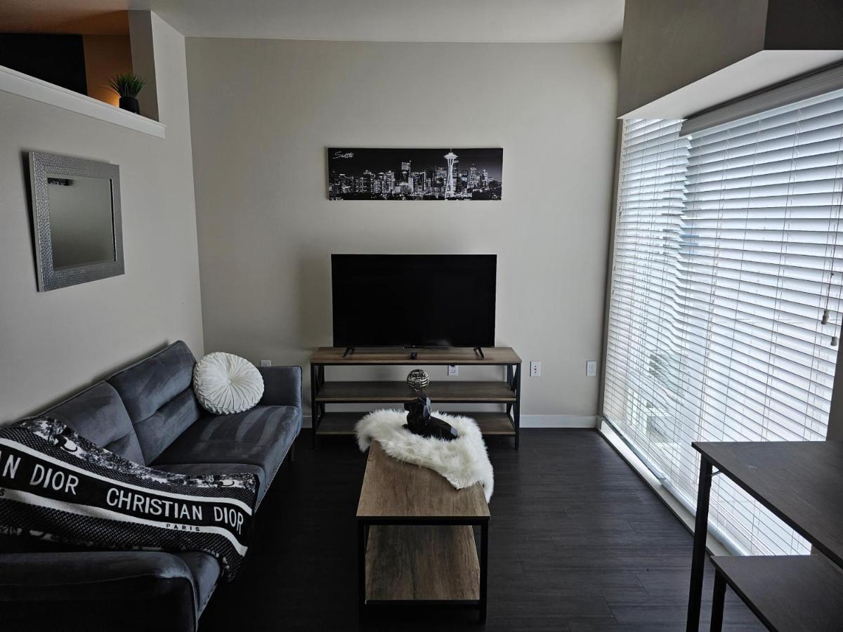Chic Queen Anne Retreat Apartment *