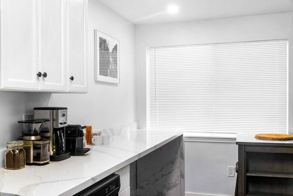 Cloud 2br Prime Location Seattle
