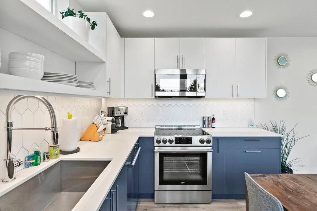 Eco Built Crown Hill Townhouse - 85 Walkscore * Seattle
