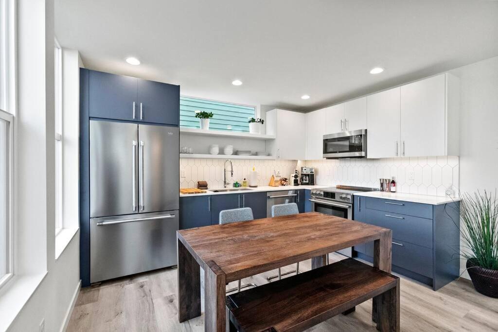 Eco Built Crown Hill Townhouse - 85 Walkscore Holiday home Seattle