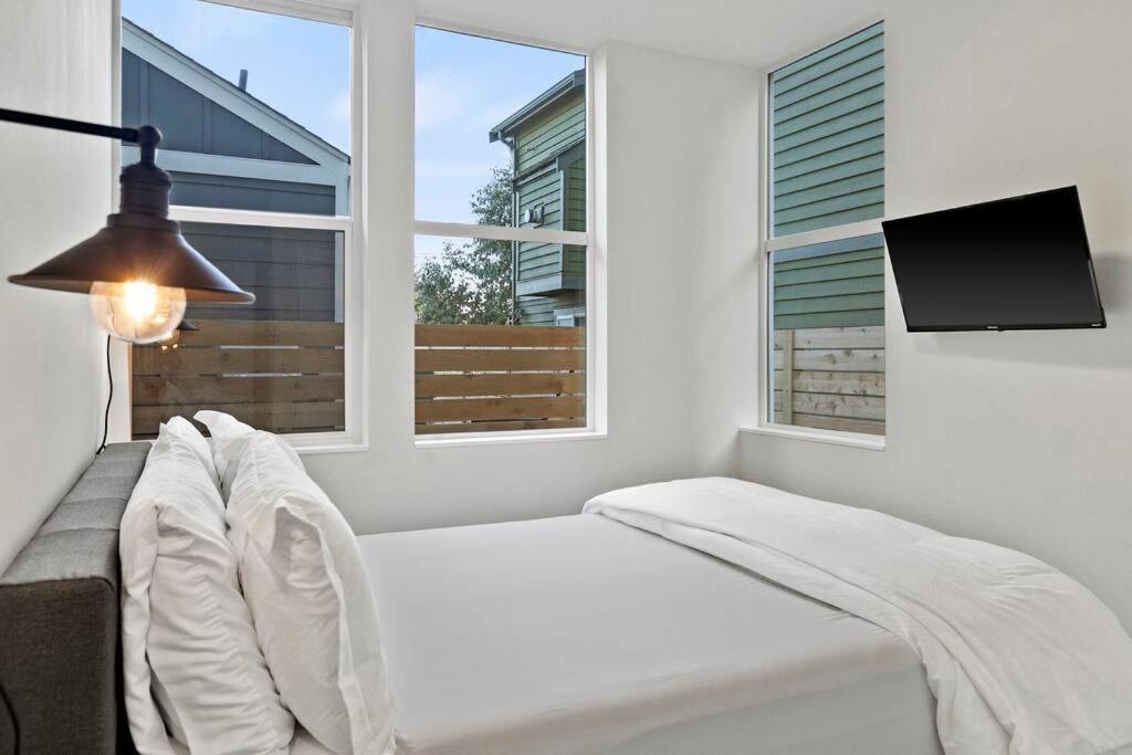 Eco Built Crown Hill Townhouse - 85 Walkscore Holiday home Seattle