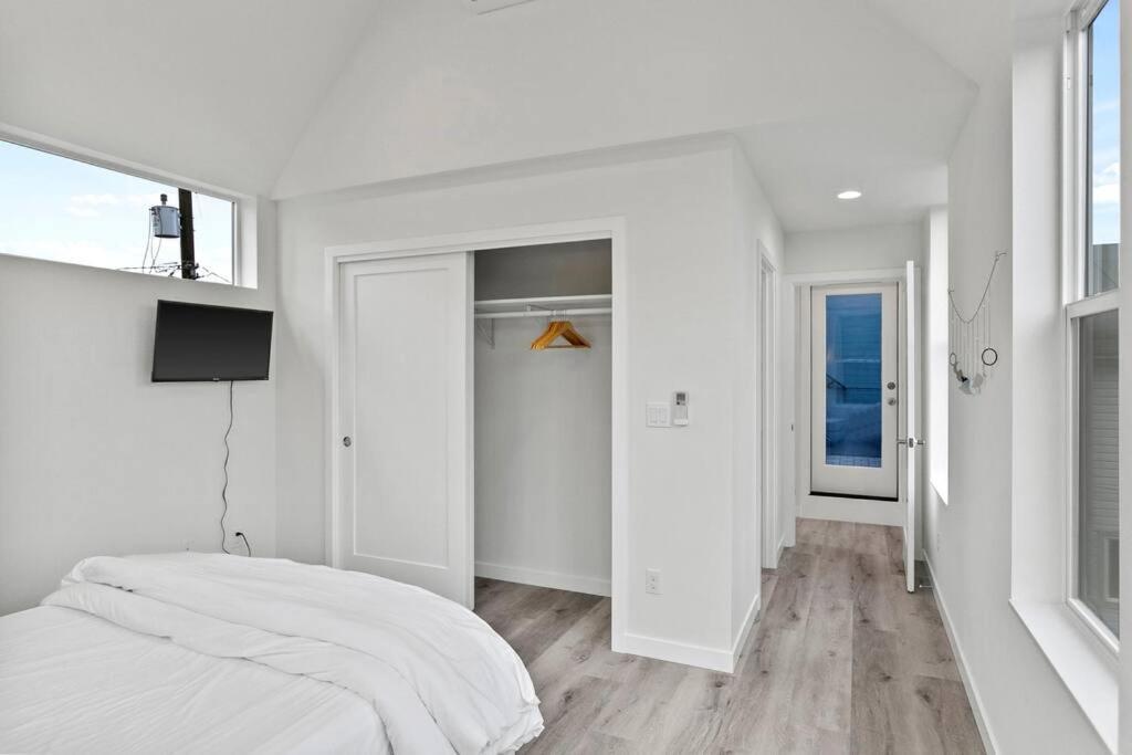 Eco Built Crown Hill Townhouse - 85 Walkscore Holiday home Seattle