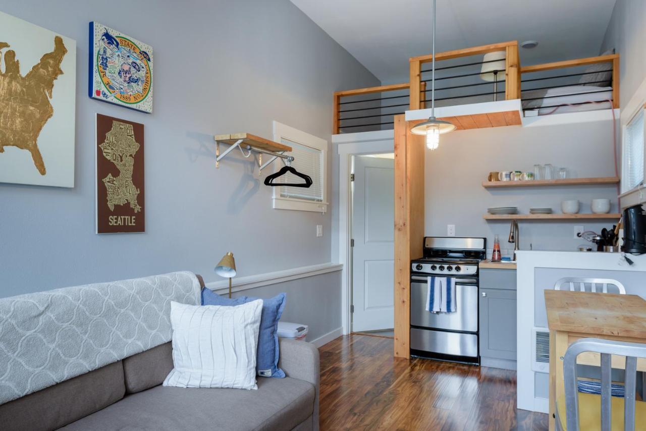 Kabino's Tiny House: Cozy Loft In Holiday home Seattle