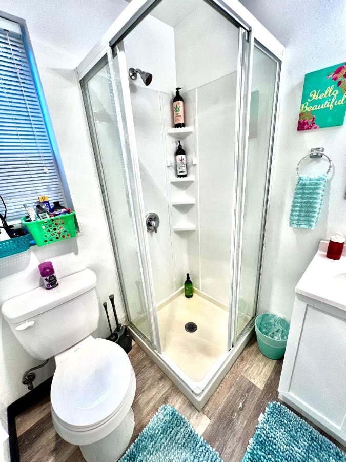 Micro In District- 10 Mins Walk To Of Wa Apartment