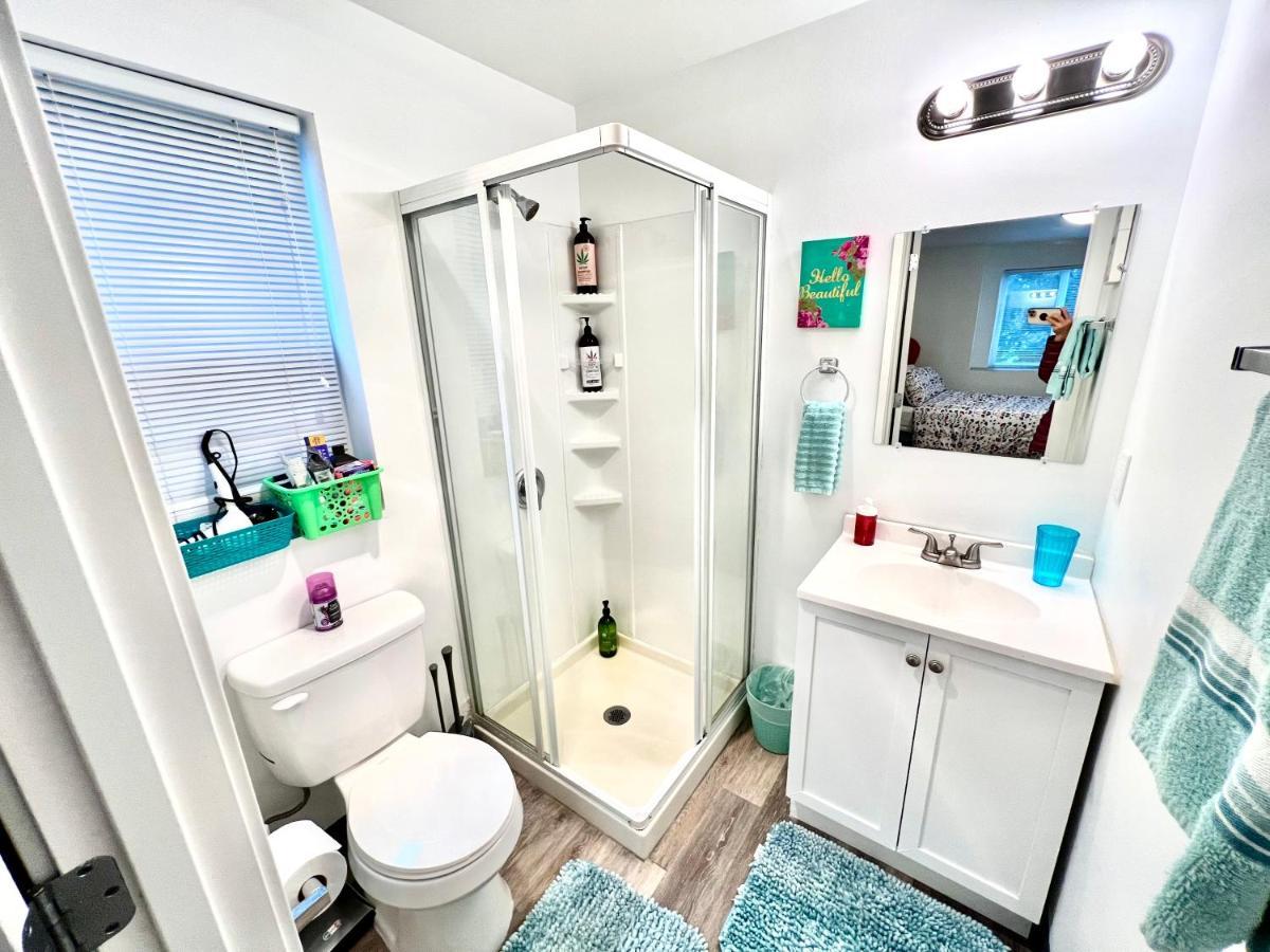 Micro In District- 10 Mins Walk To Of Wa Apartment Seattle