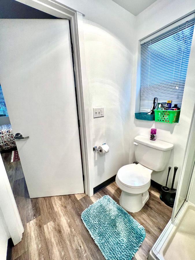 Apartment Micro In District- 10 Mins Walk To Of Wa *