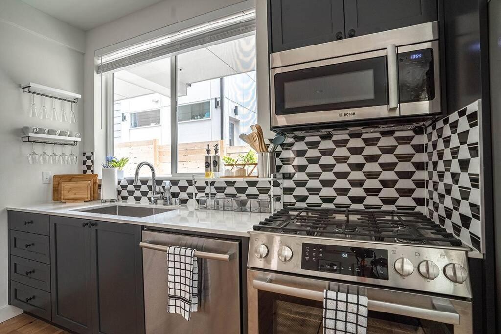 New Modern Nordic Style Home, View, Rooftop Deck Seattle