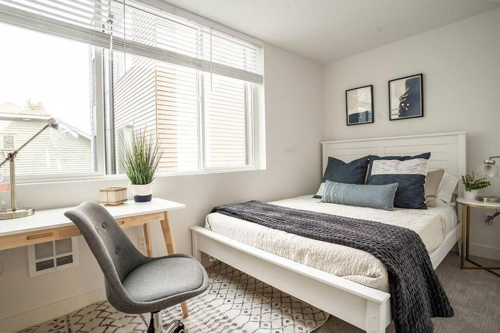 New Modern Nordic Style Home, View, Rooftop Deck Seattle