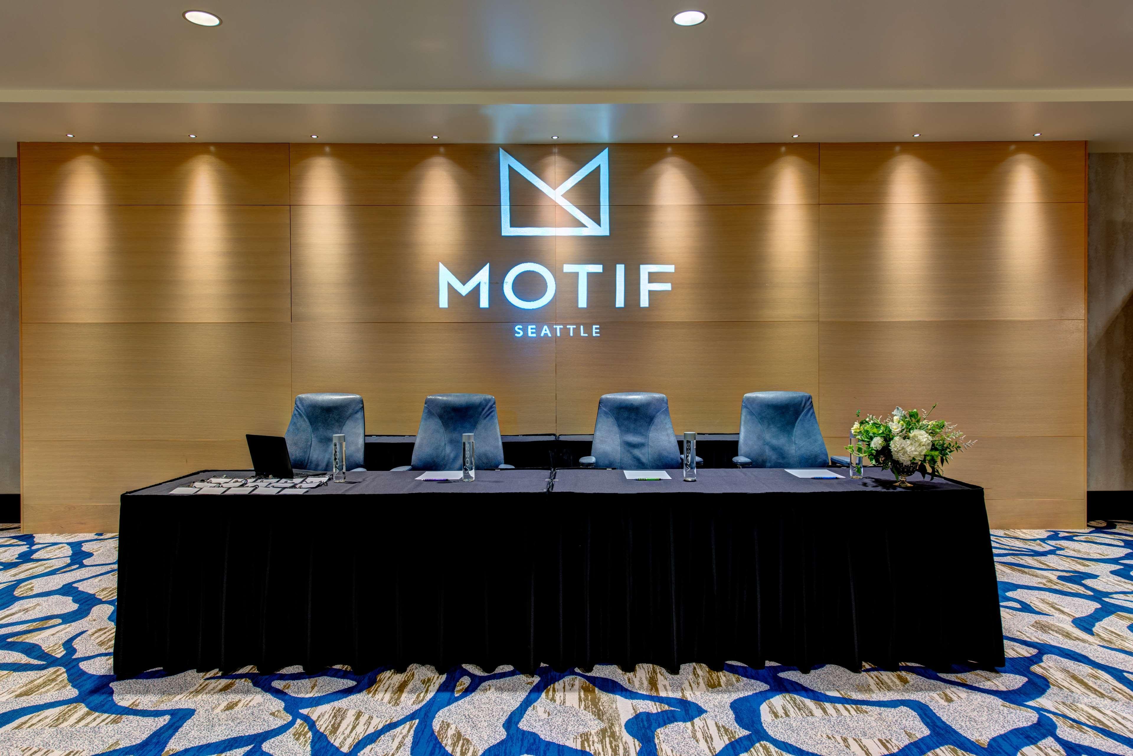 Hotel Hilton Motif