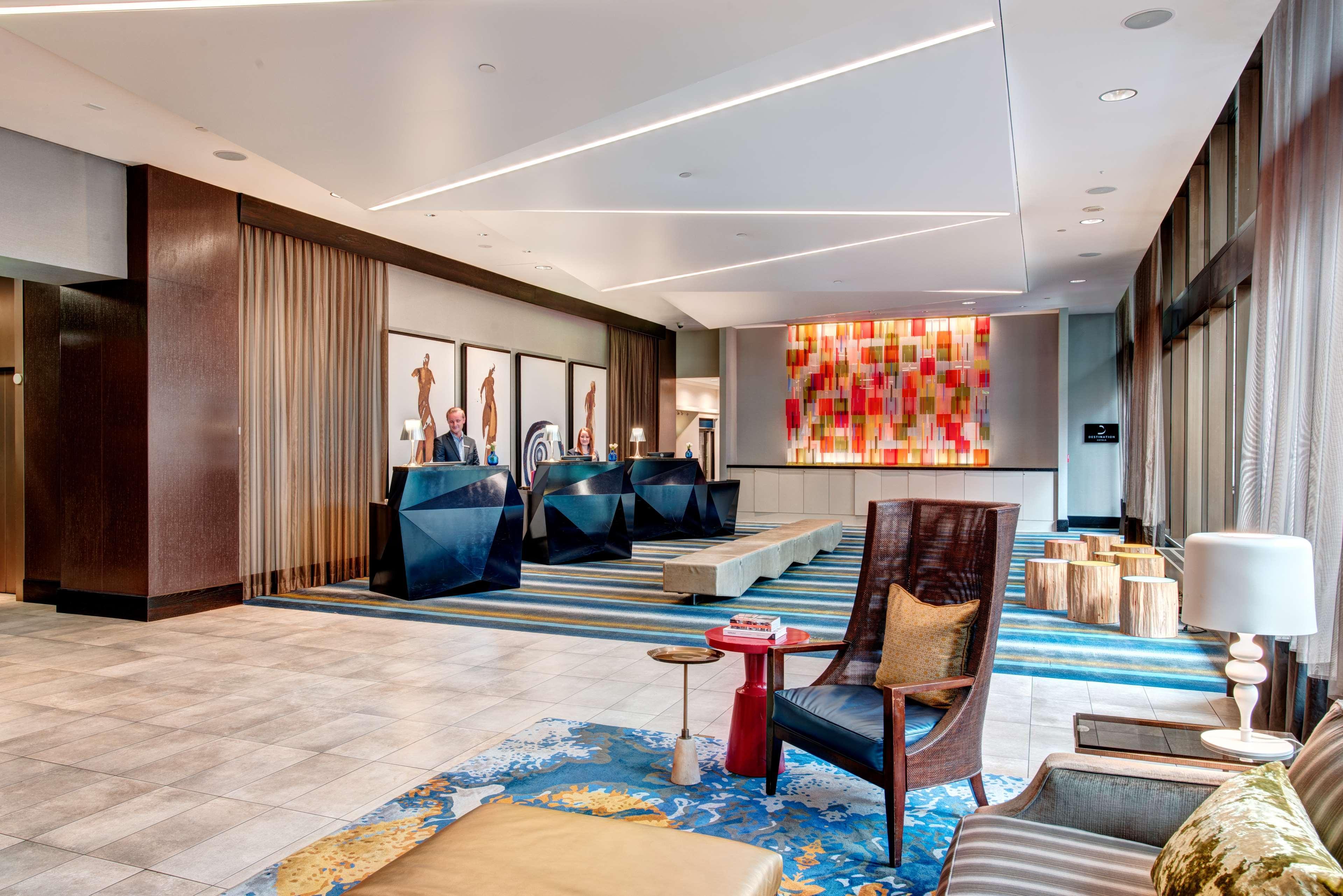 Hotel Hilton Motif