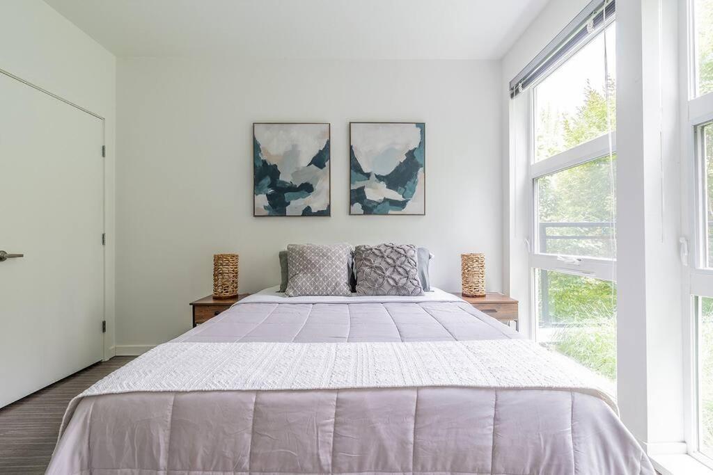 One Bedroom Luxury Apartment Seattle