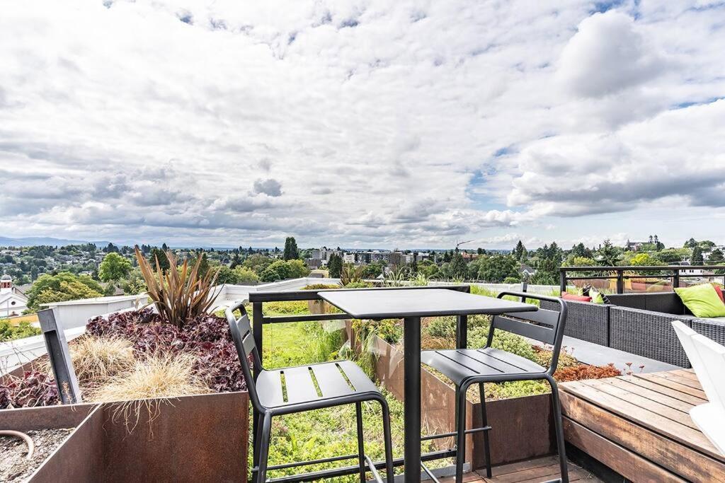 One Bedroom Luxury * Seattle