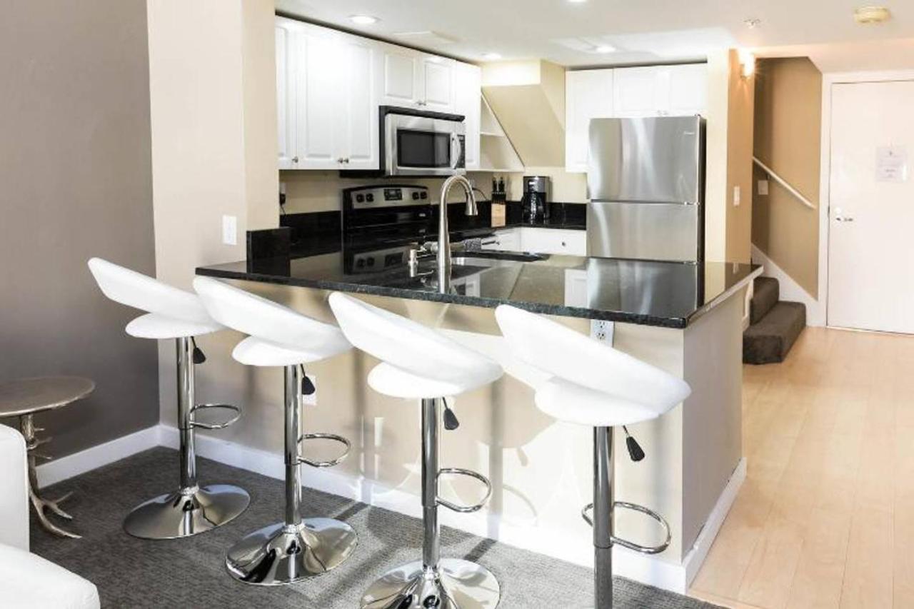 Apartment Space Needle Downtown Modern Story Penthouse Seattle