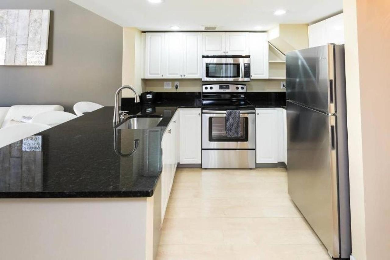 Space Needle Downtown Modern Story Penthouse