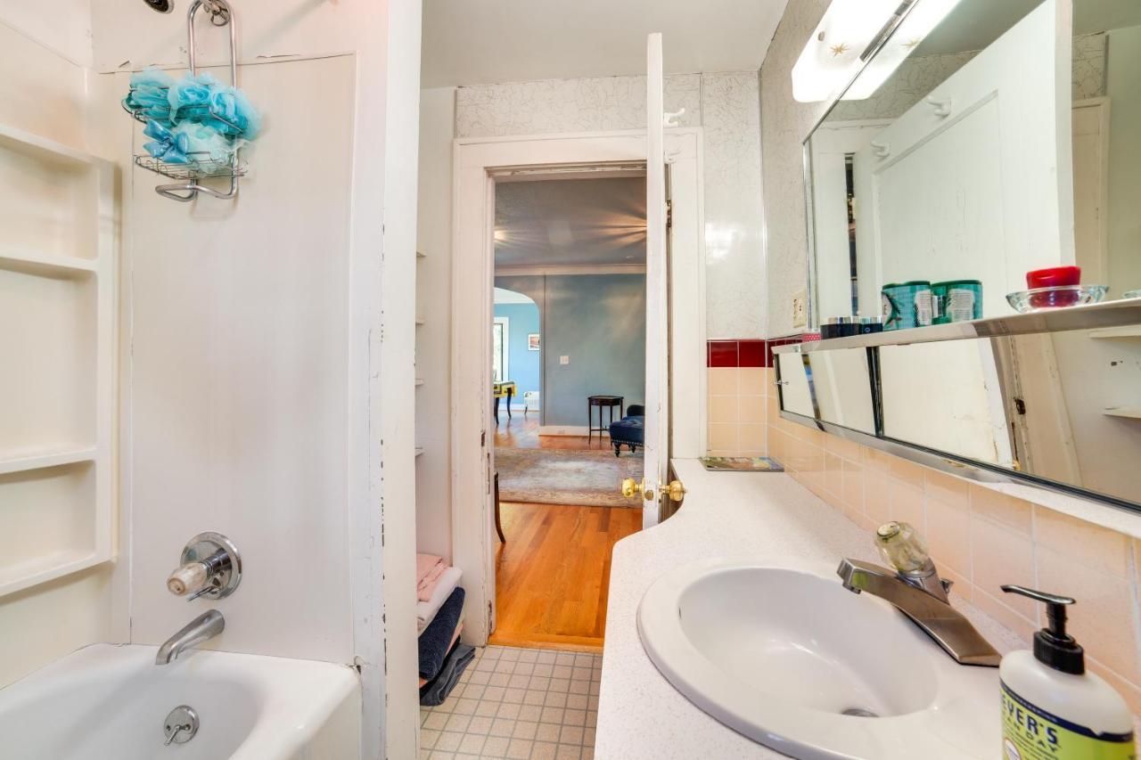 Historic Vacation In Seward Park! Holiday home