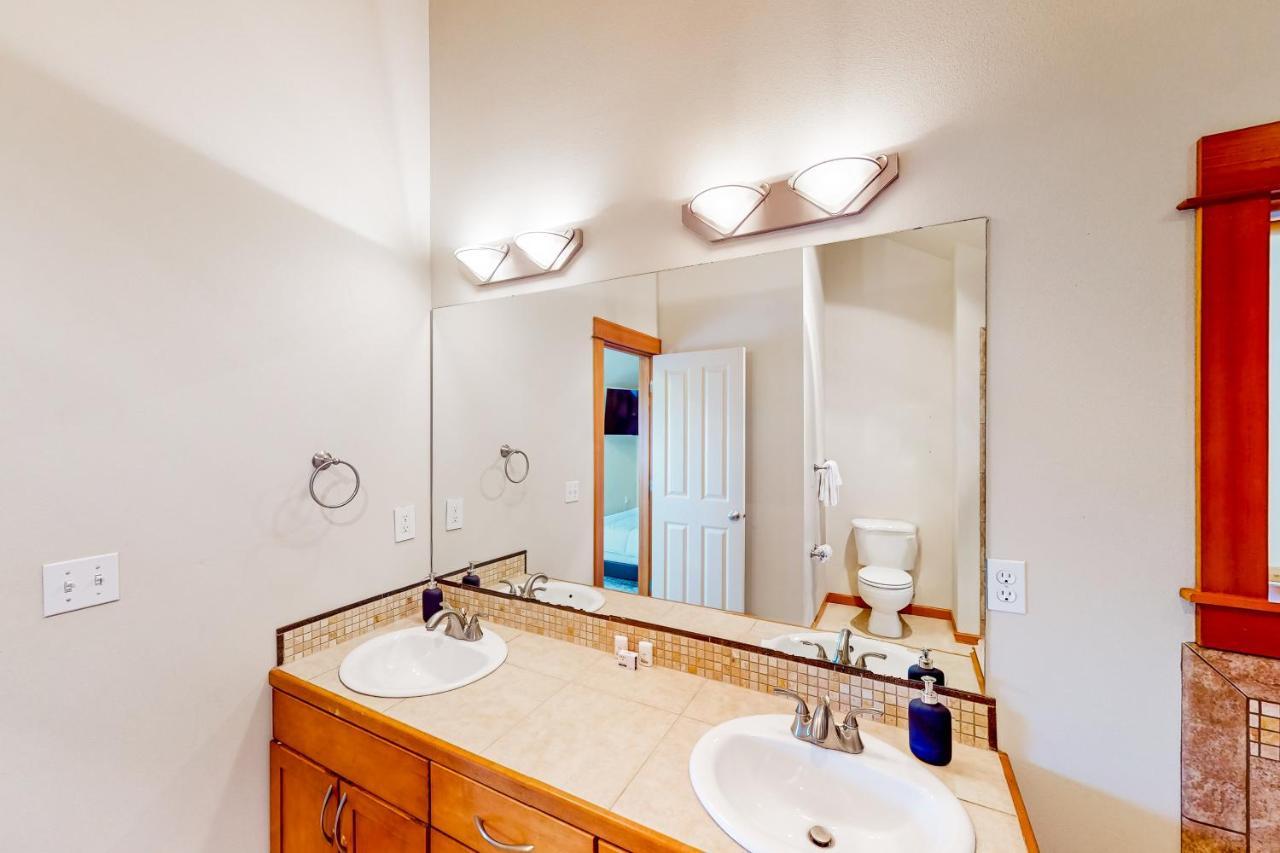 District Hideaway * Seattle