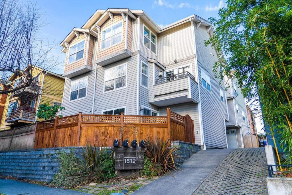 Holiday home Ballard's Townhome With Office & Walk Score 98 *
