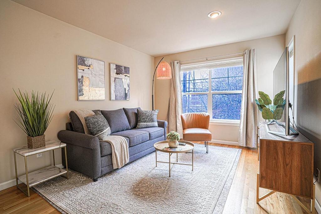 Ballard's Townhome With Office & Walk Score 98 *