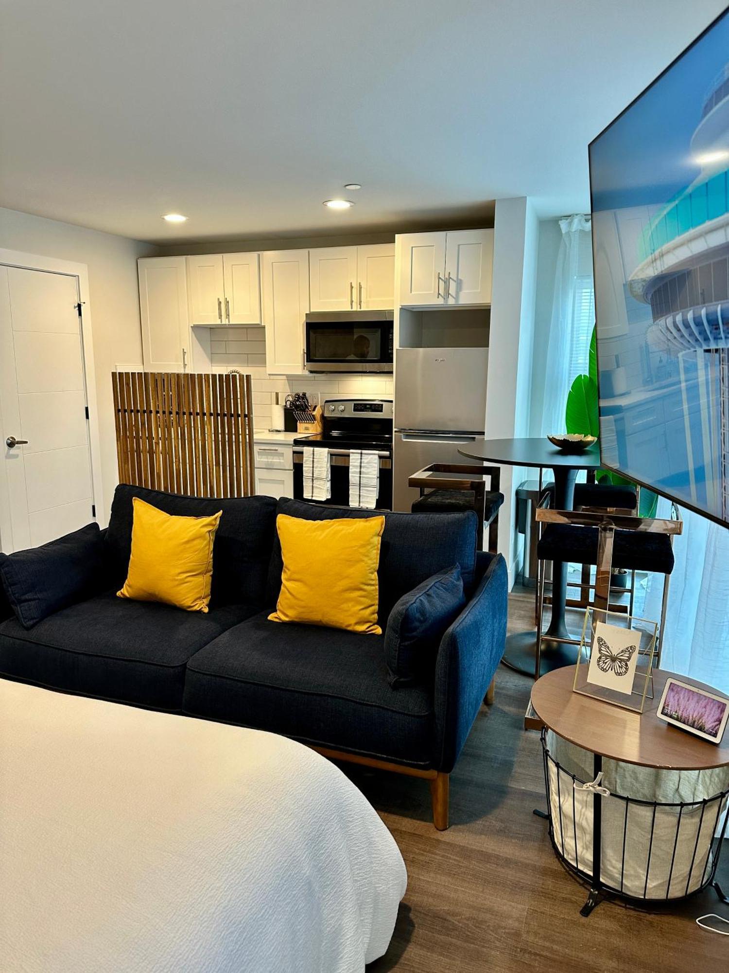 Luxe: Modern Retreat In The City Seattle