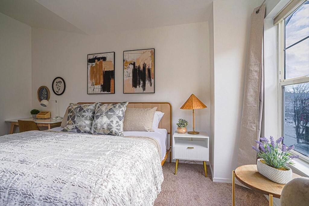Ballard's Townhome With Office & Walk Score 98 Holiday home *