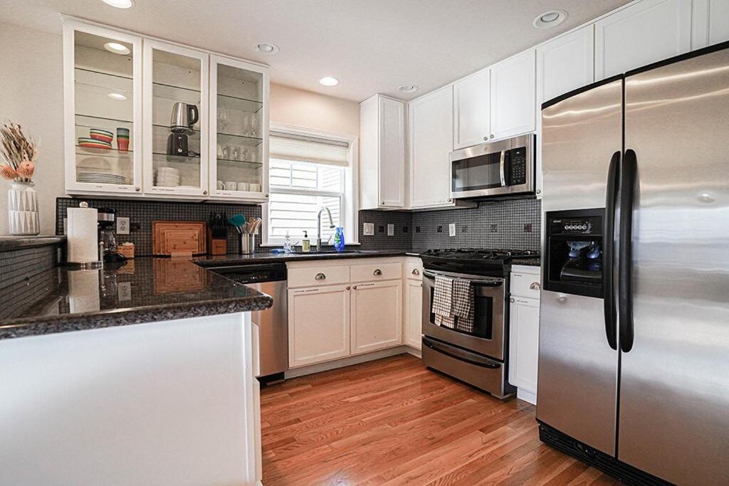 Ballard's Townhome With Office & Walk Score 98 *