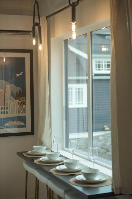 Charm, Near University, 3 Bedroom W&d, Fast Wifi Apartment