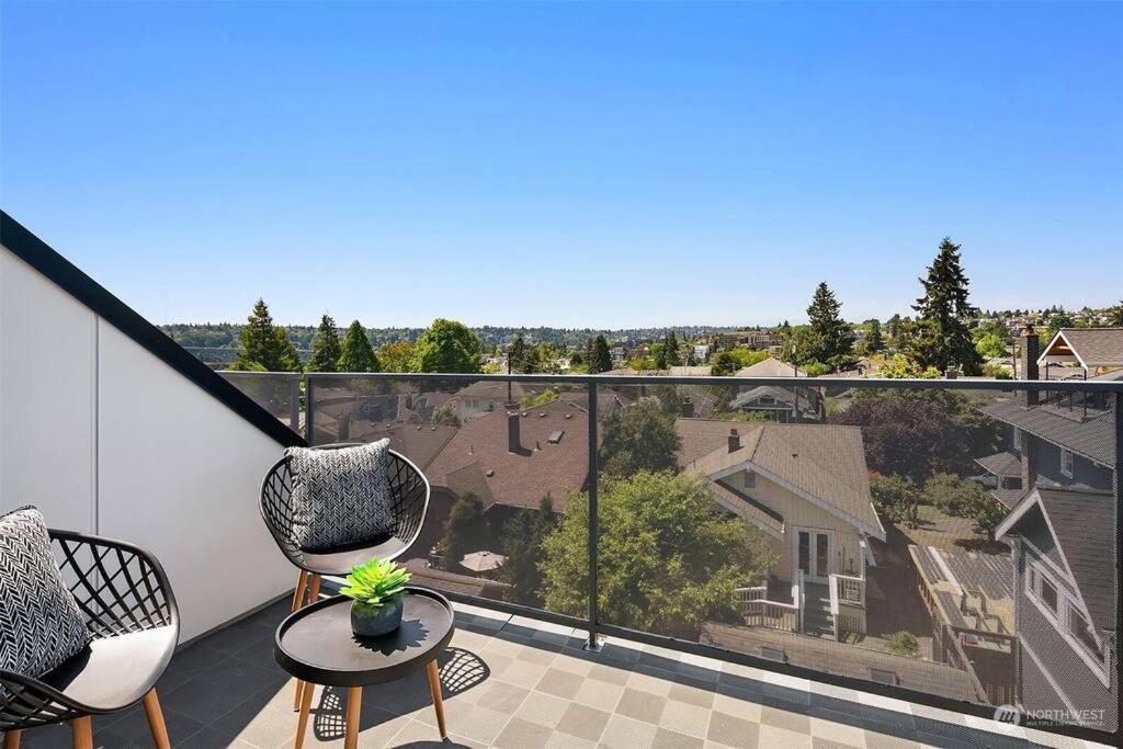 Apartment Charm, Near University, 3 Bedroom W&d, Fast Wifi