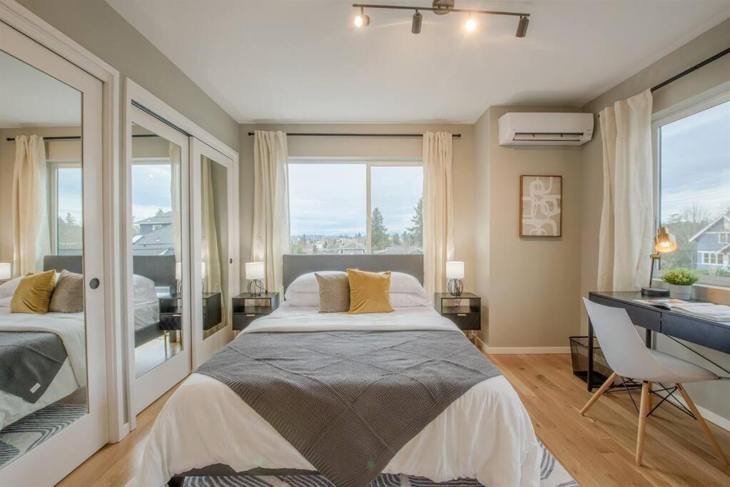 Charm, Near University, 3 Bedroom W&d, Fast Wifi * Seattle