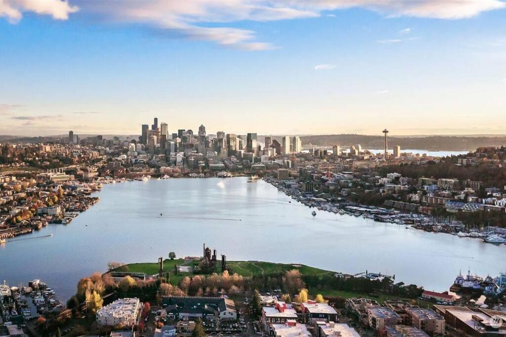 Charm, Near University, 3 Bedroom W&d, Fast Wifi Apartment Seattle