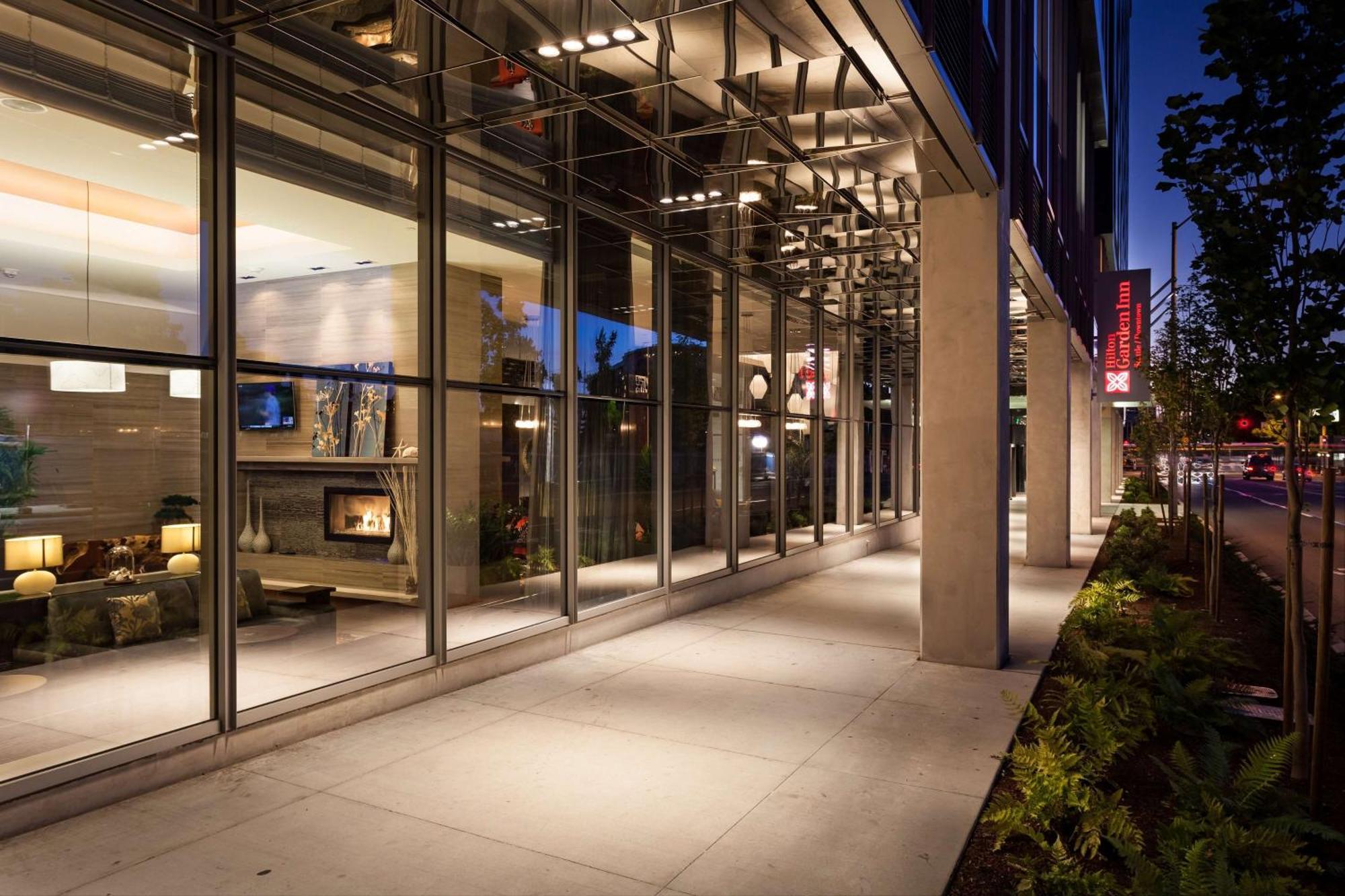Hilton Garden Downtown Hotel 4*