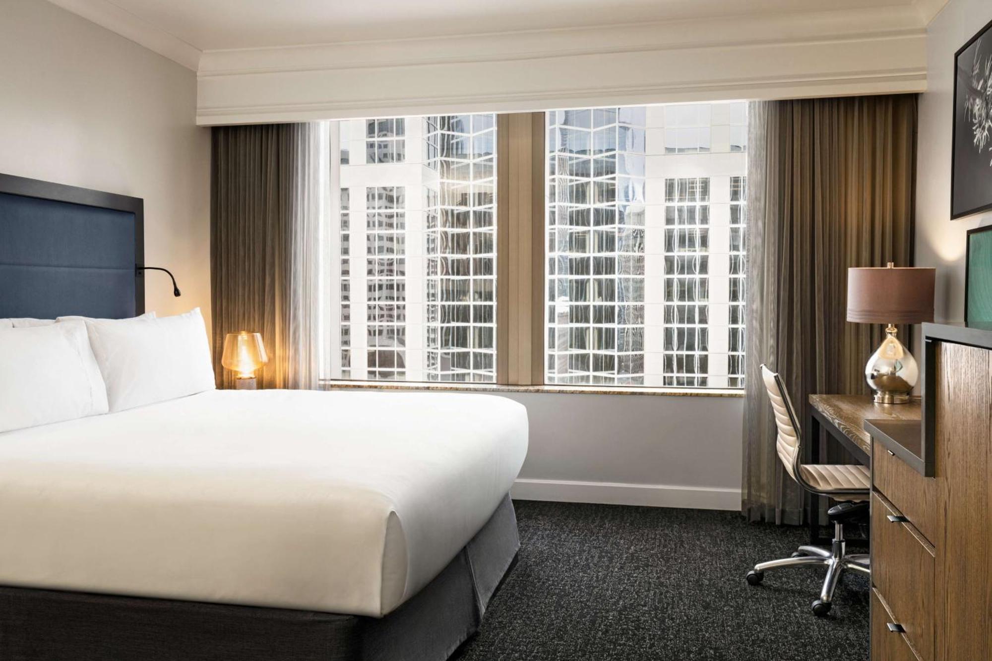 Hotel Hilton Motif