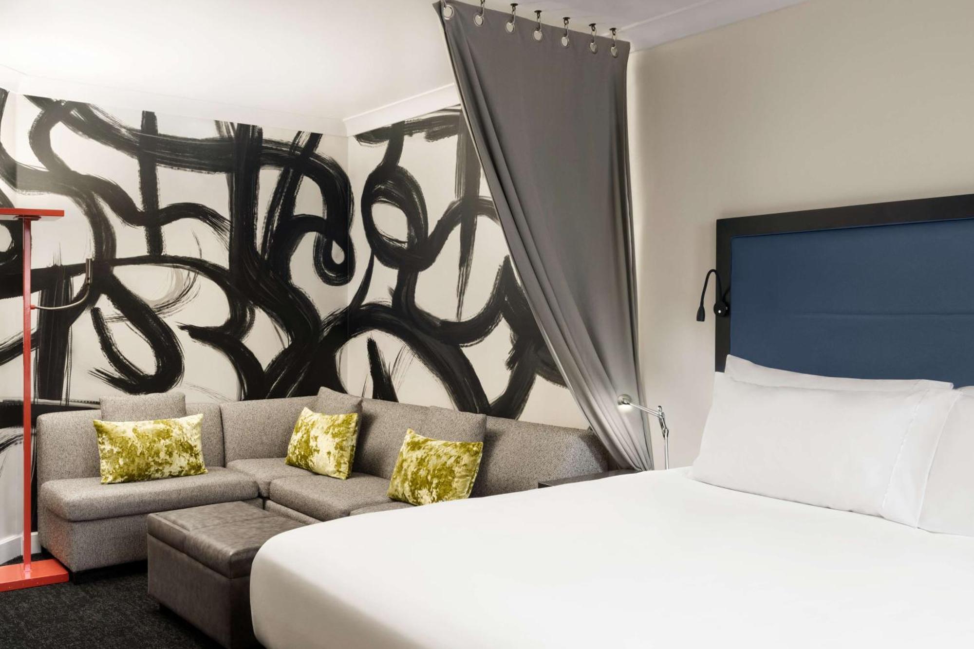 Hilton Motif Hotel 4*