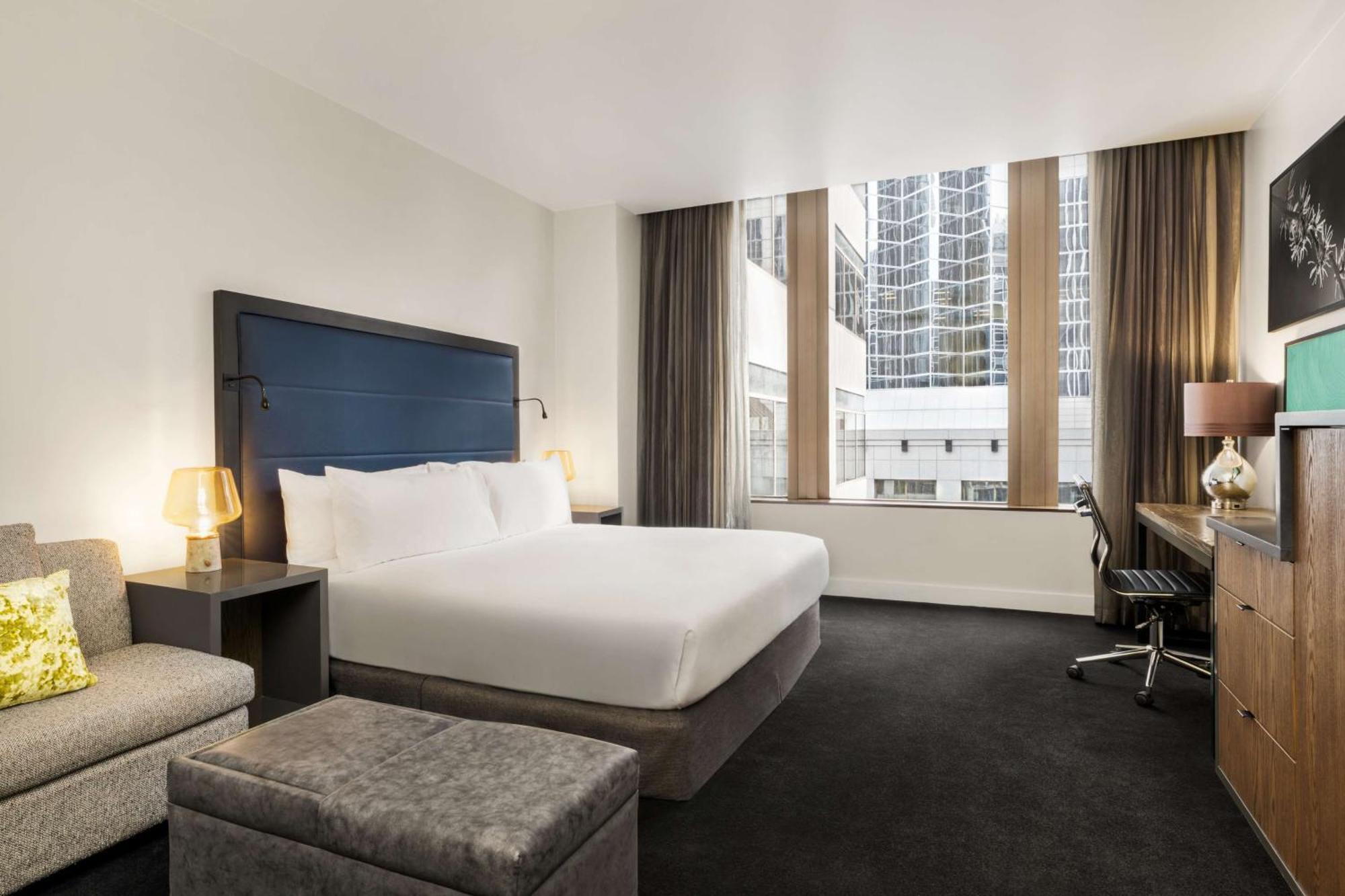 Hilton Motif 4*