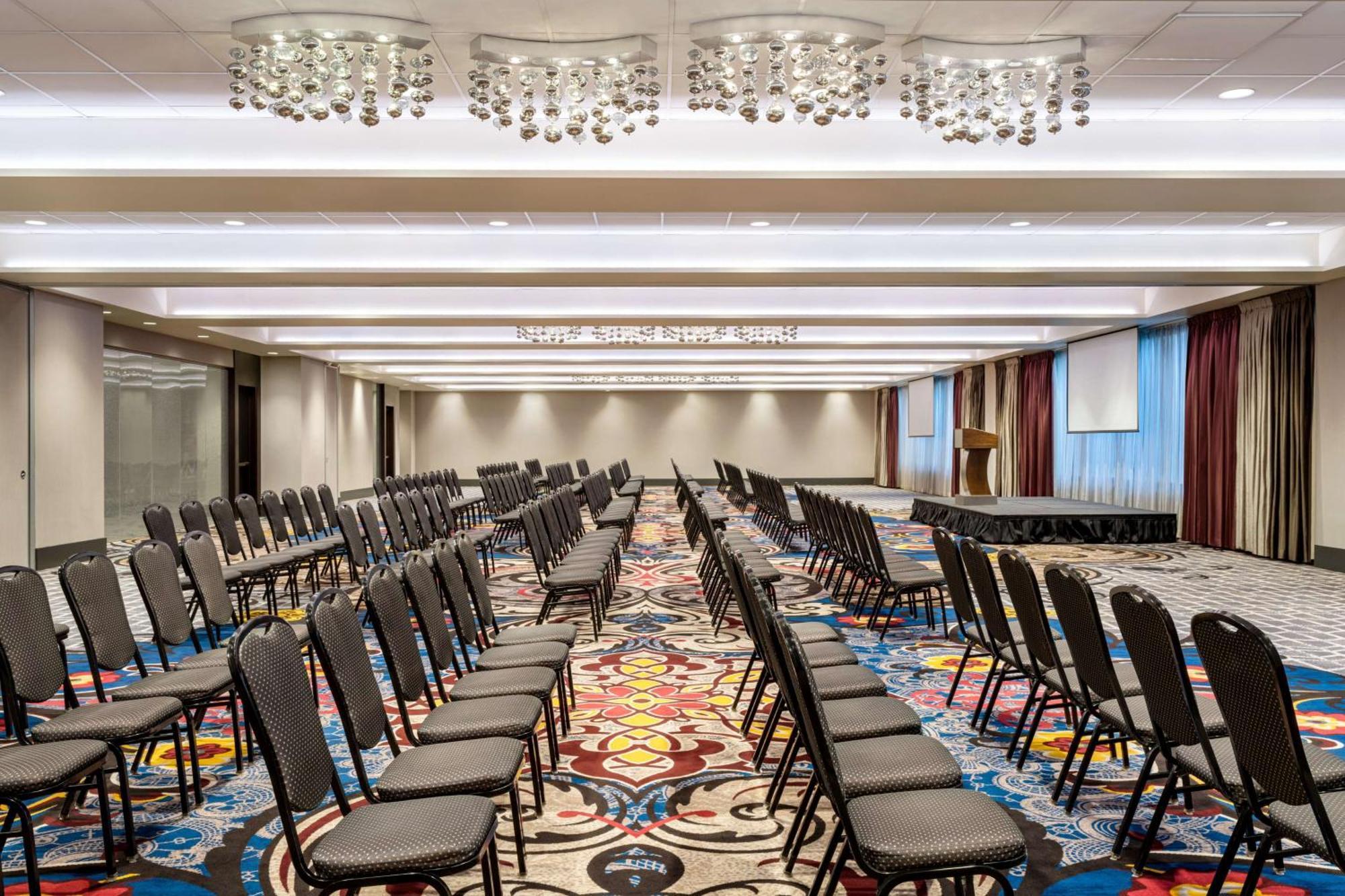 Hilton Motif