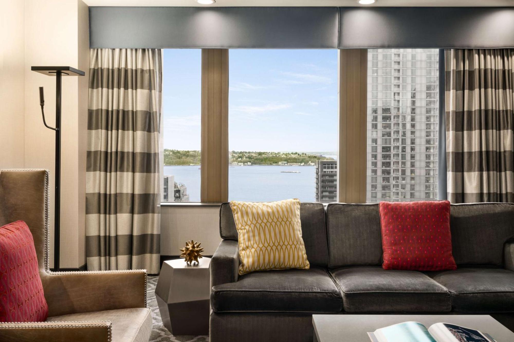 Hilton Motif Hotel 4*