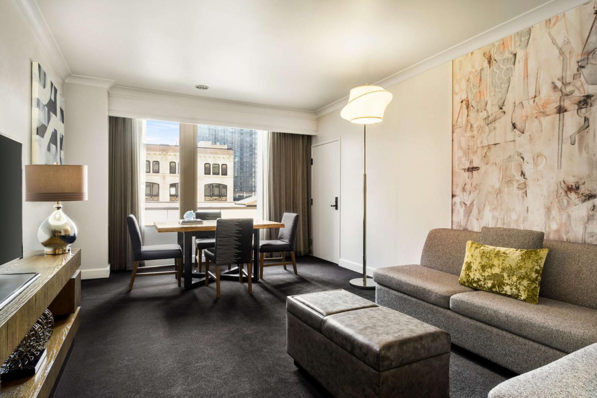Hilton Motif Hotel 4*